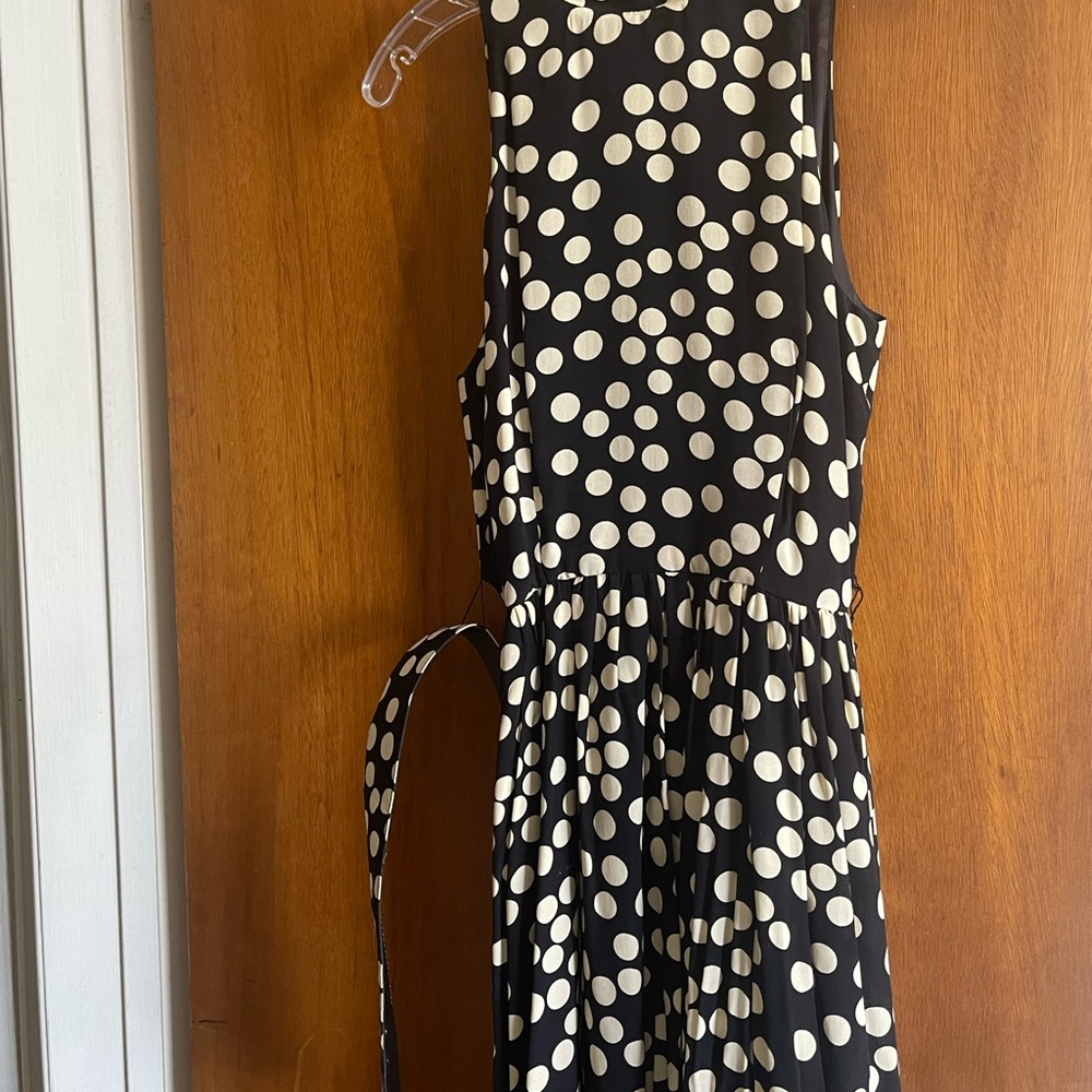 Black and white polka dots dress ( Imagnin )only worn once too small